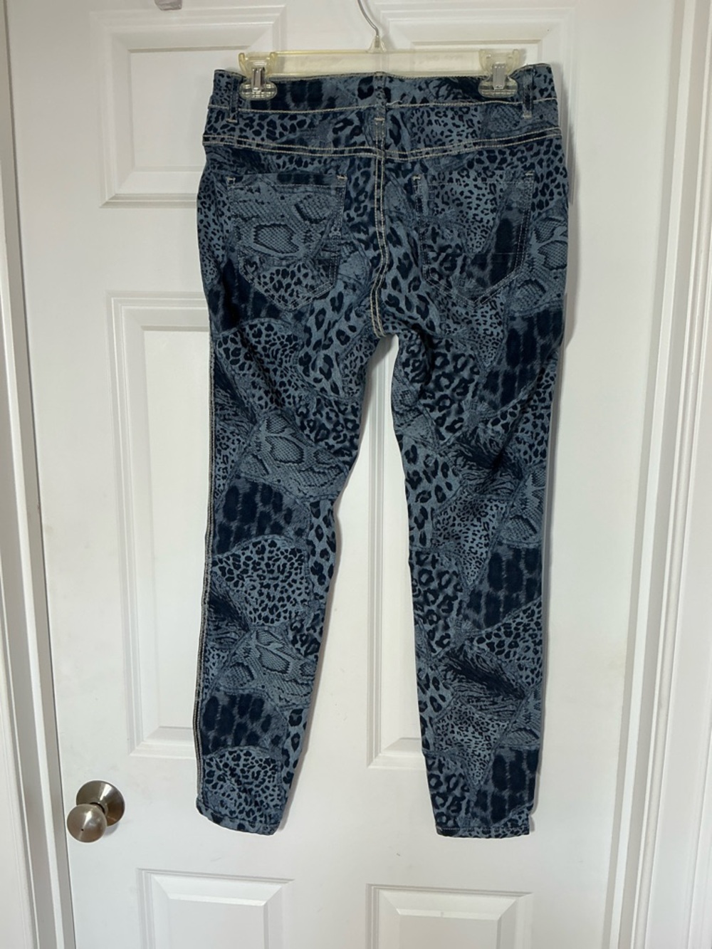 VENUS Reversible Jeans - Picture 11 of 13